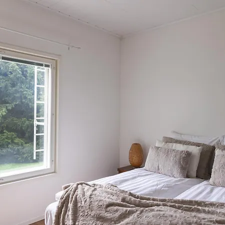 Cozy Aurora With Sauna By Booklapland