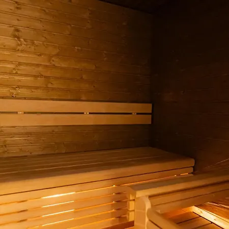 Cozy Aurora With Sauna By Booklapland * ロヴァニエミ